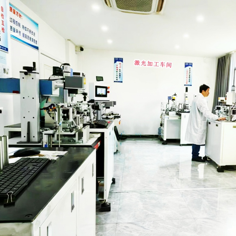 Apparecchiature per la lavorazione microporosa laser di precisione